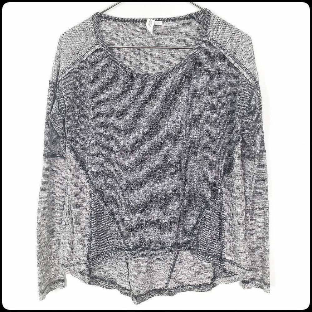 OTHERS FOLLOW Black/Navy Color Block Spacedye Long Sleeve High Low Knit Top Sm